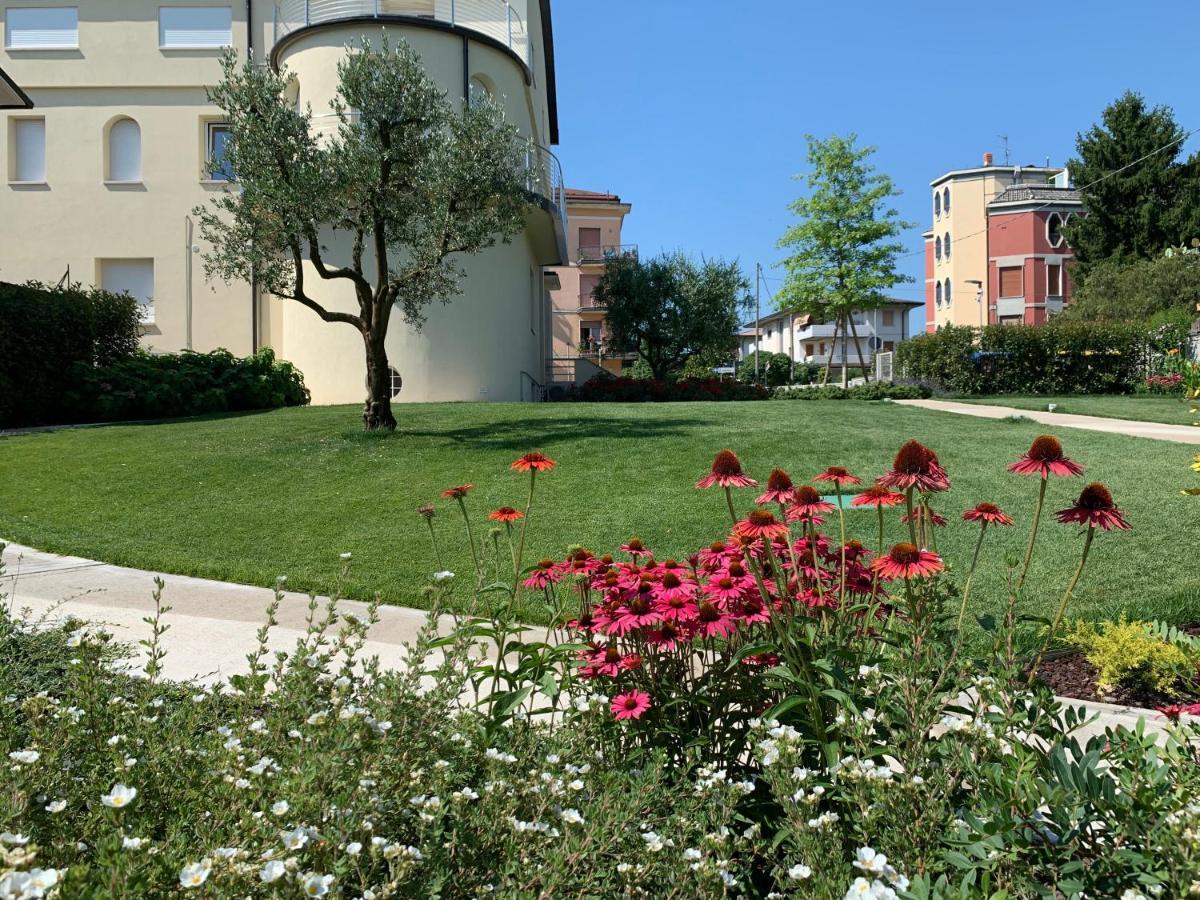 Homingarda - Fine Holiday Apartments Peschiera del Garda Buitenkant foto