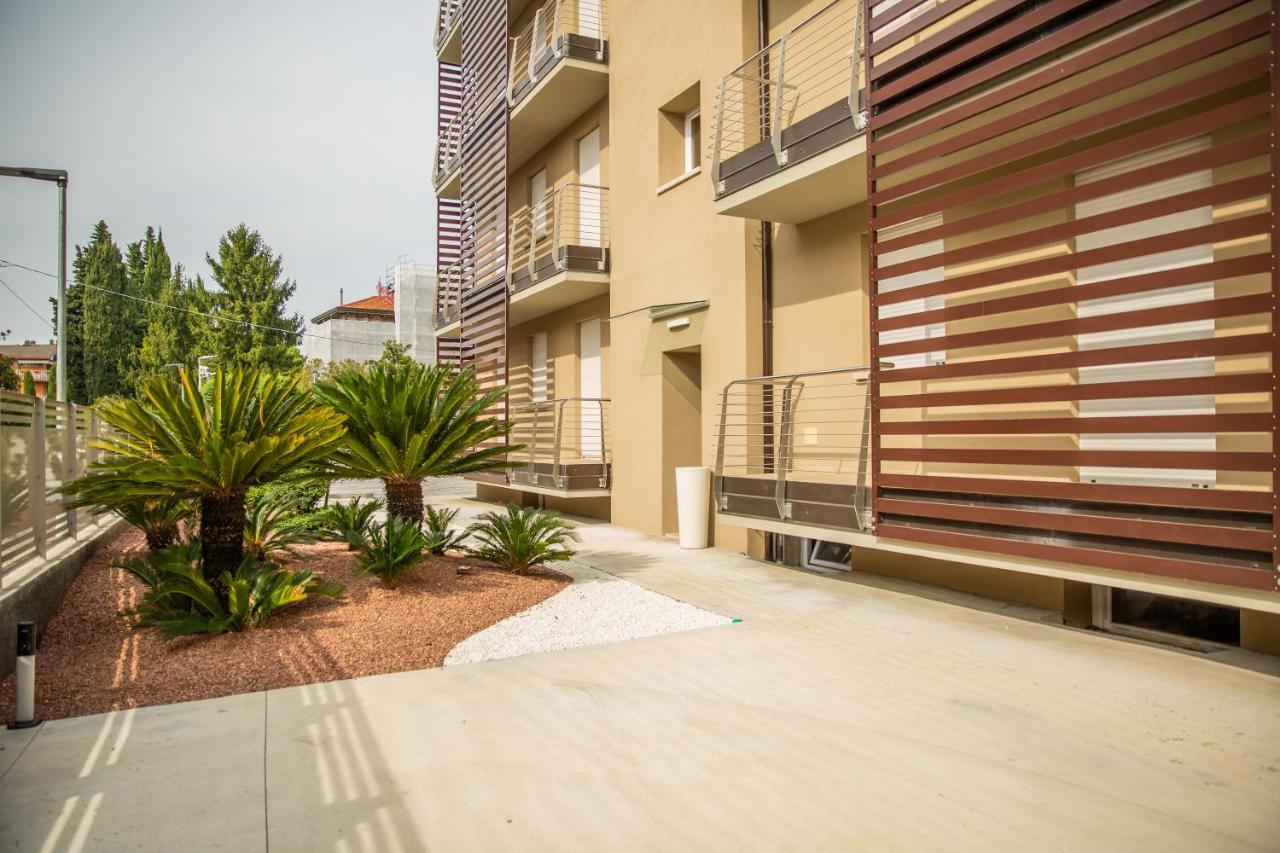 Homingarda - Fine Holiday Apartments Peschiera del Garda Buitenkant foto
