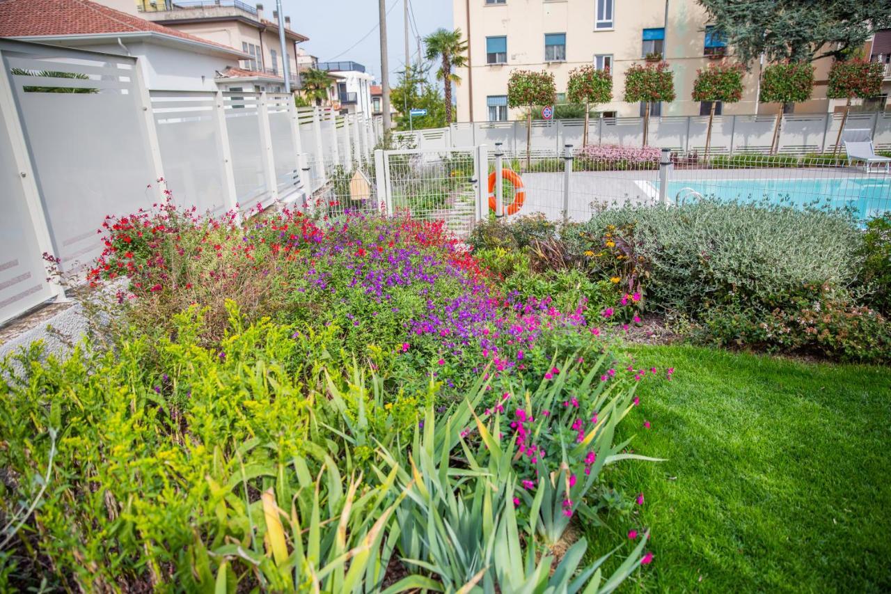 Homingarda - Fine Holiday Apartments Peschiera del Garda Buitenkant foto