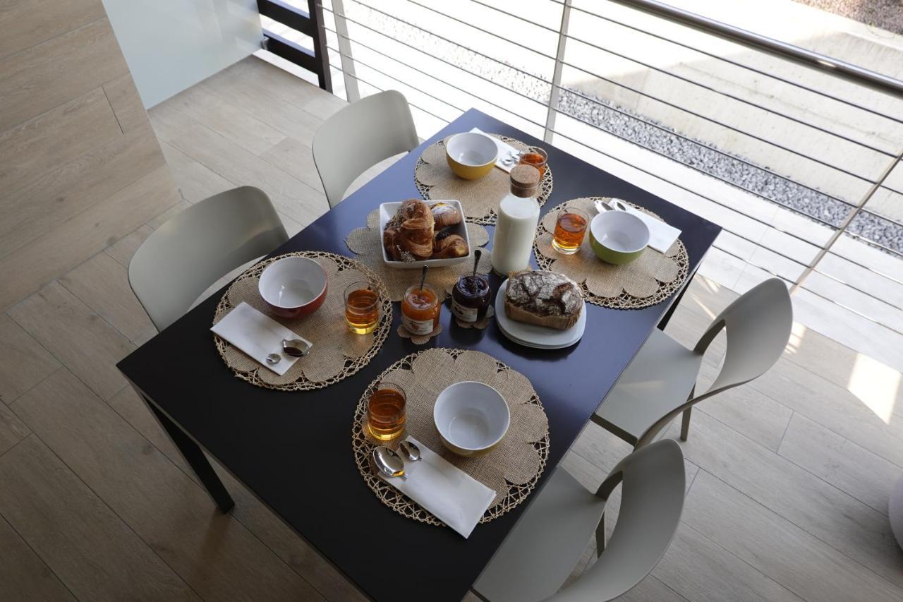 Homingarda - Fine Holiday Apartments Peschiera del Garda Buitenkant foto