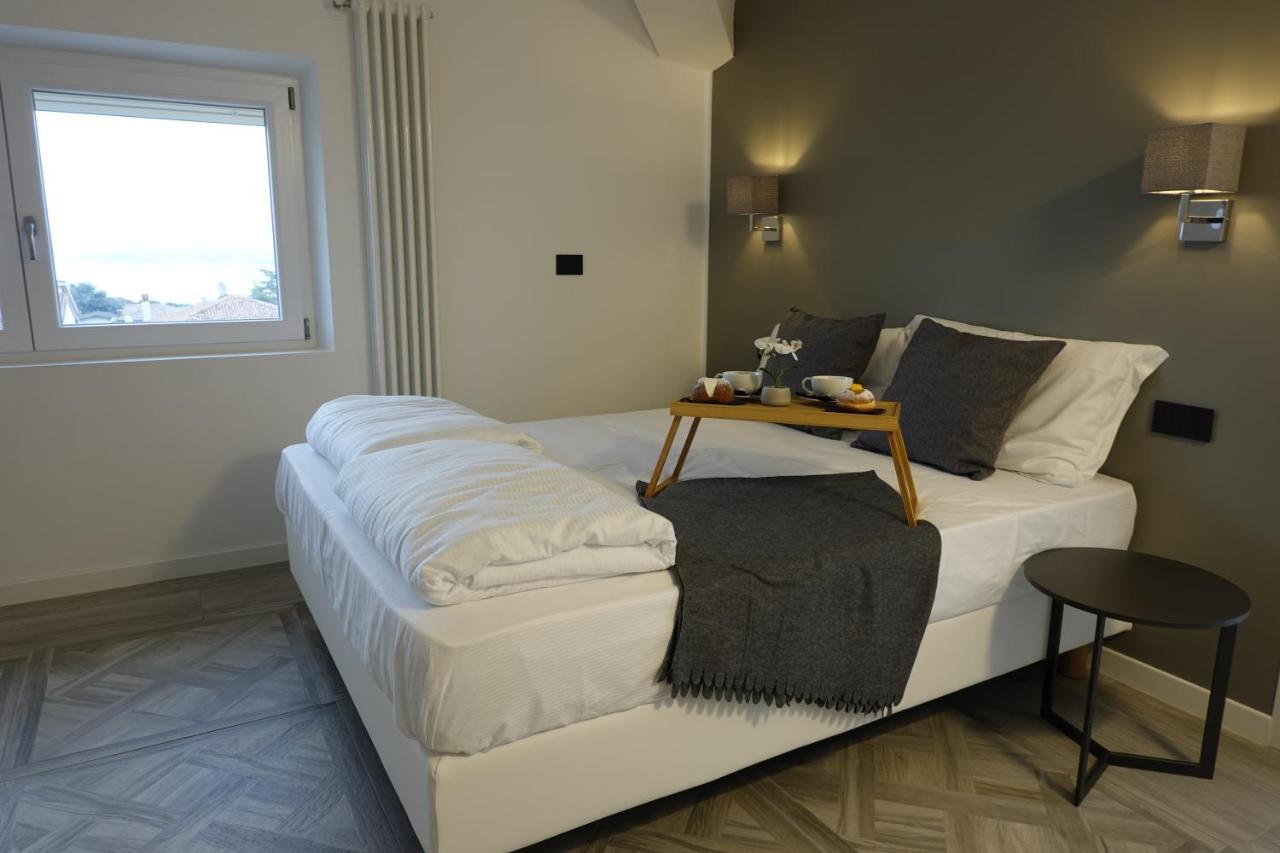 Homingarda - Fine Holiday Apartments Peschiera del Garda Buitenkant foto