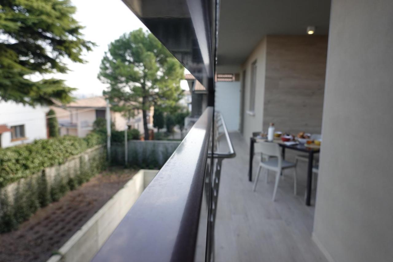 Homingarda - Fine Holiday Apartments Peschiera del Garda Buitenkant foto